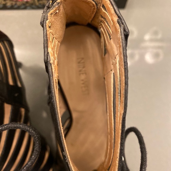 *sold* Nine West 4” blk heels - Picture 2 of 7